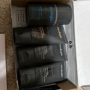 Geologie skincare set.
